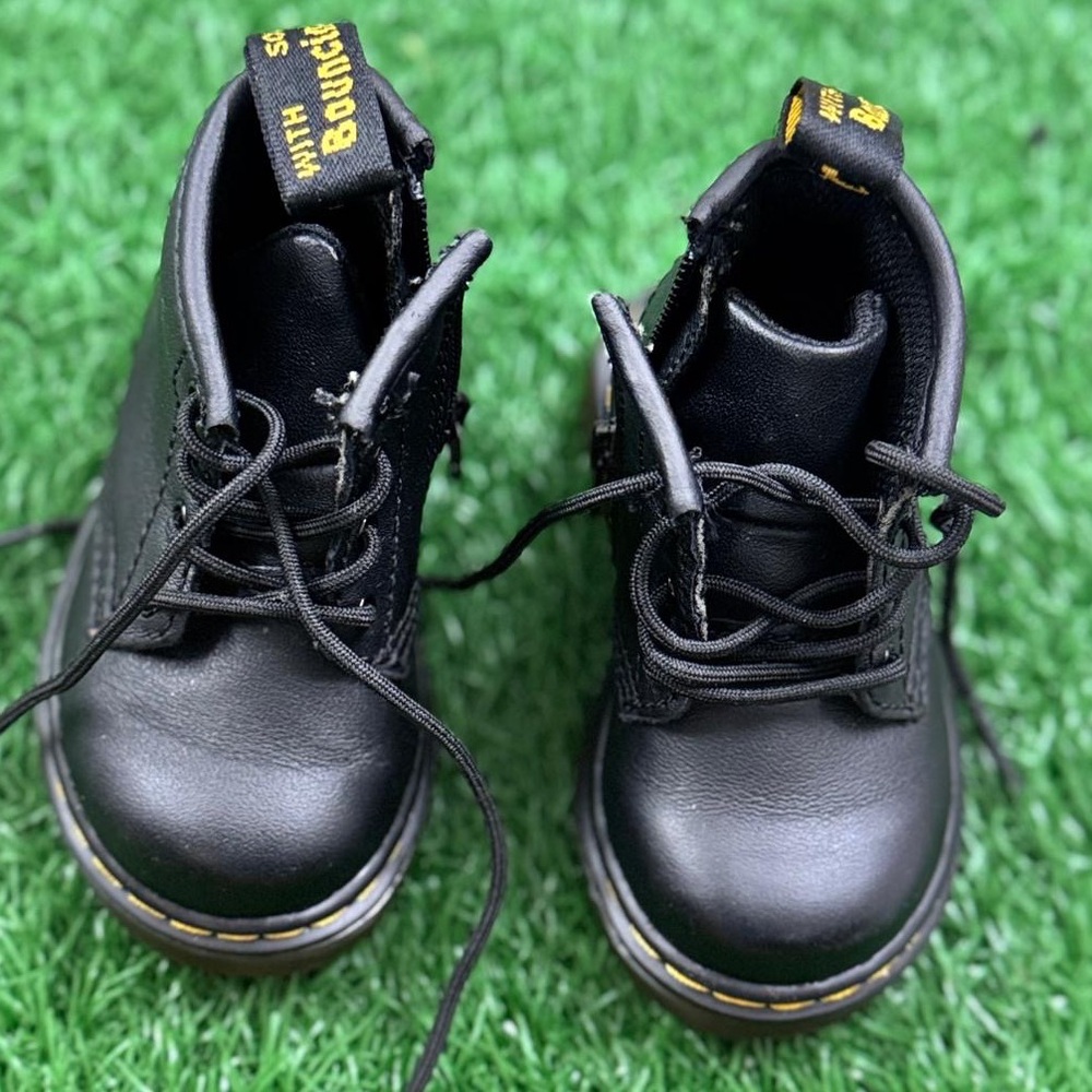 DR. MARTENS JUNIOR 1460 I SOFTY T LEATHER LACE‎ UP BOOTS SIZE 4